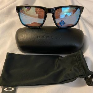 Brand new Oakley sunglasses!